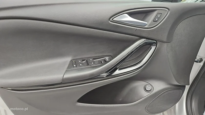 Opel Astra K 10