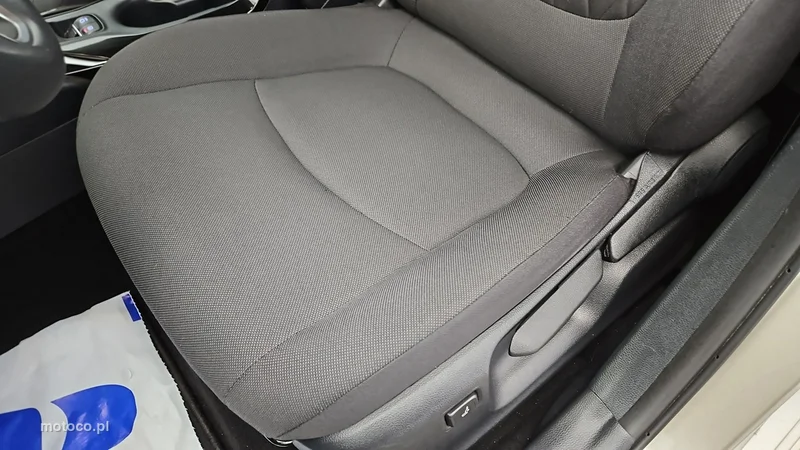 Toyota Corolla E210 12