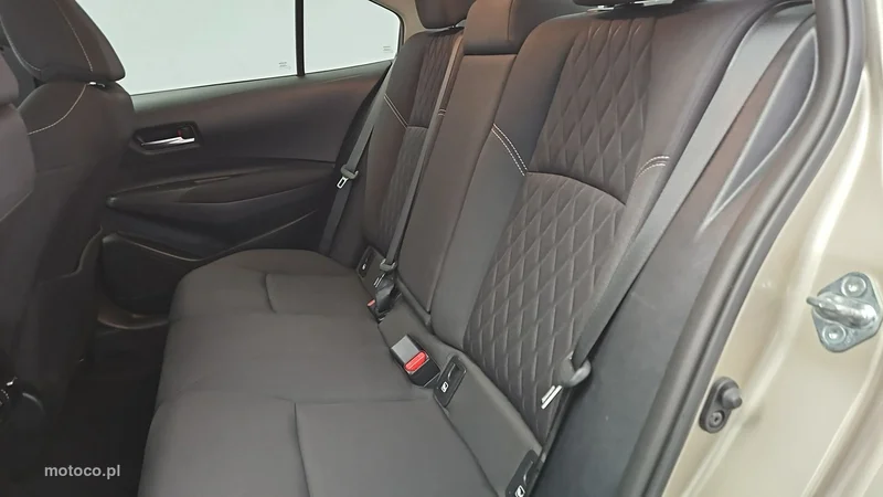 Toyota Corolla E210 21