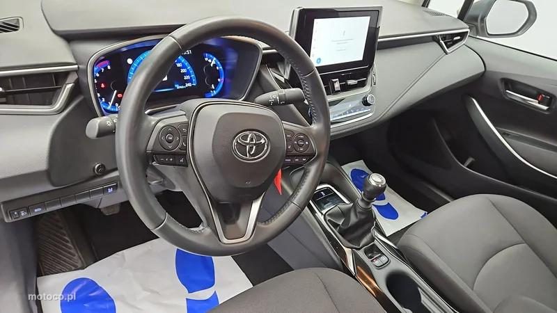 Toyota Corolla E210 9