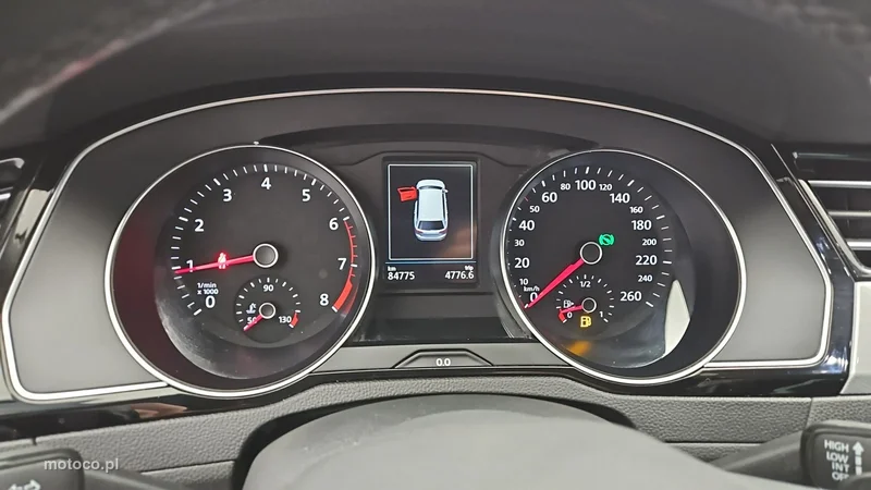 Volkswagen Passat Variant B8 14