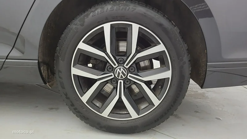 Volkswagen Passat Variant B8 22
