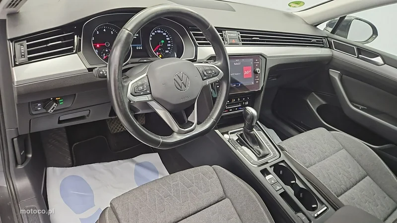 Volkswagen Passat Variant B8 9