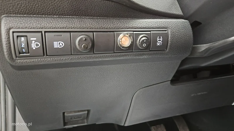 Toyota Corolla E210 17