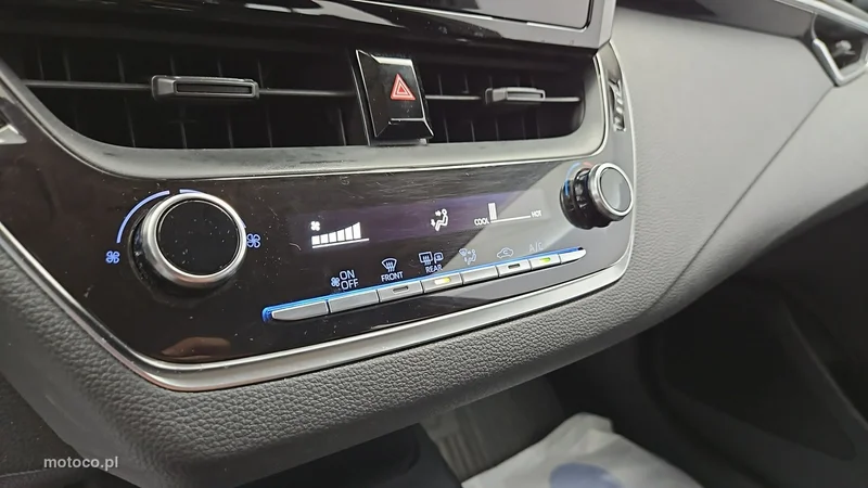 Toyota Corolla E210 18