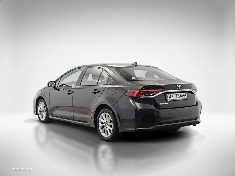 Toyota Corolla E210 3