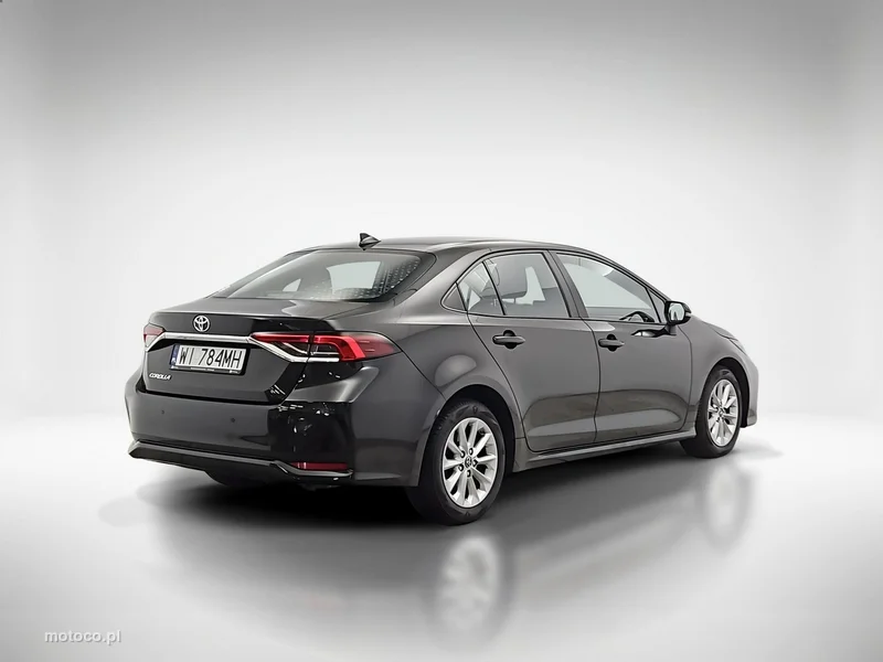Toyota Corolla E210 5