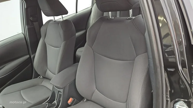 Toyota Corolla E210 10