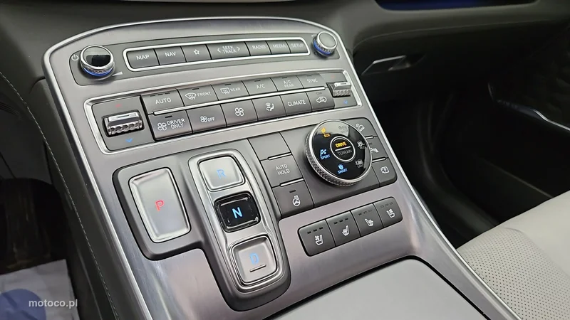 Hyundai SANTA FE 18