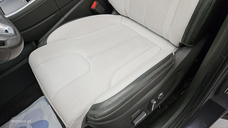 Hyundai SANTA FE 12