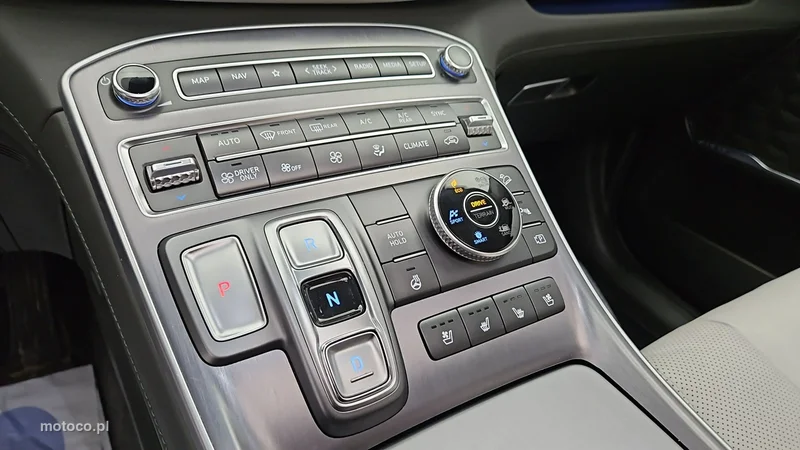 Hyundai SANTA FE 18