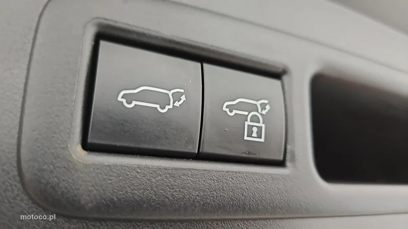 Lexus UX 22