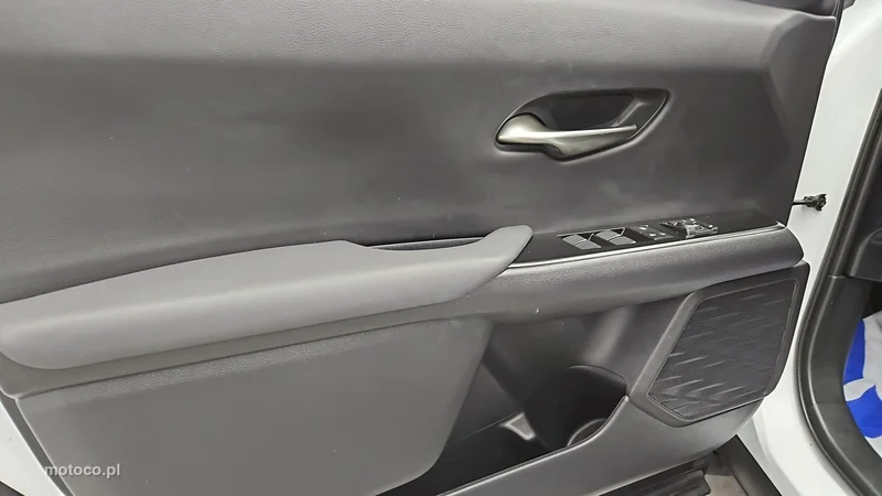 Lexus UX 10