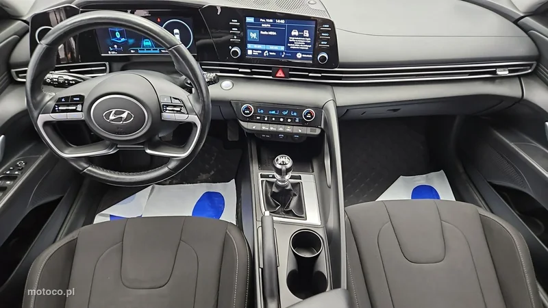 Hyundai Elantra 13