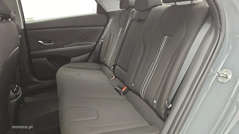 Hyundai Elantra 21