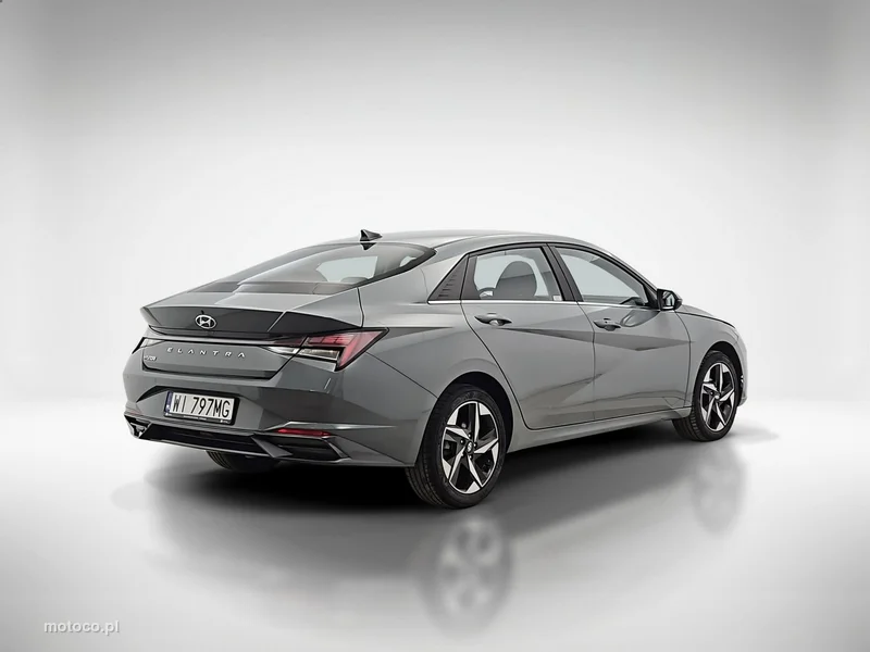 Hyundai Elantra 5