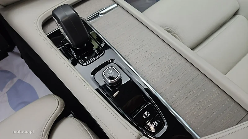 Volvo S90 17