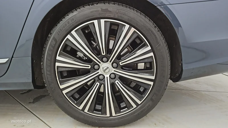 Volvo S90 25