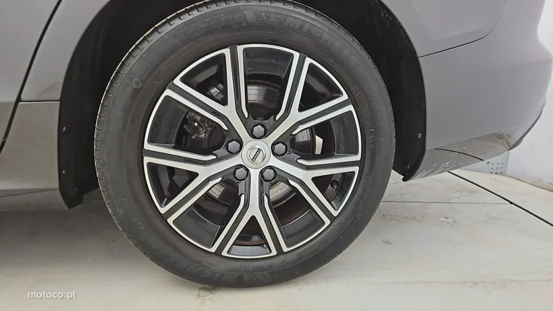 Volvo V60 25