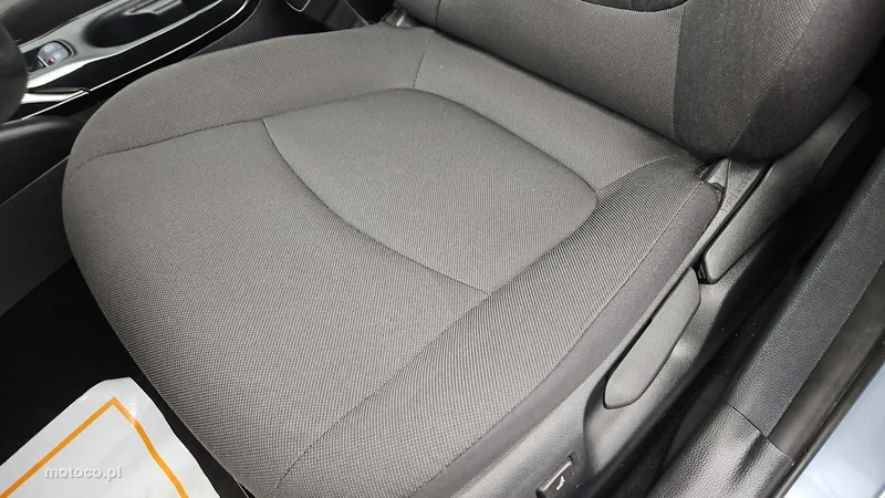 Toyota Corolla E210 12