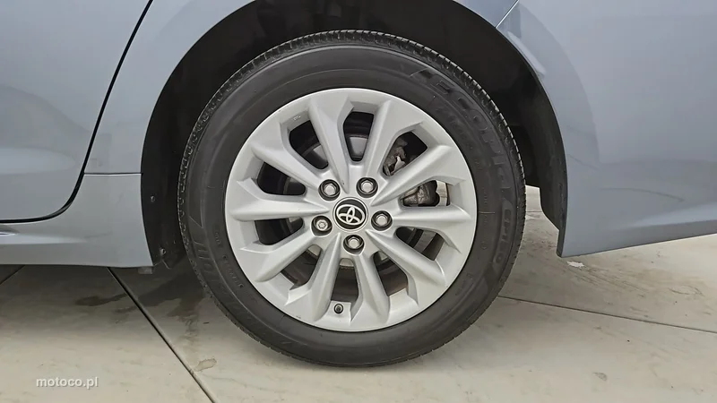 Toyota Corolla E210 24