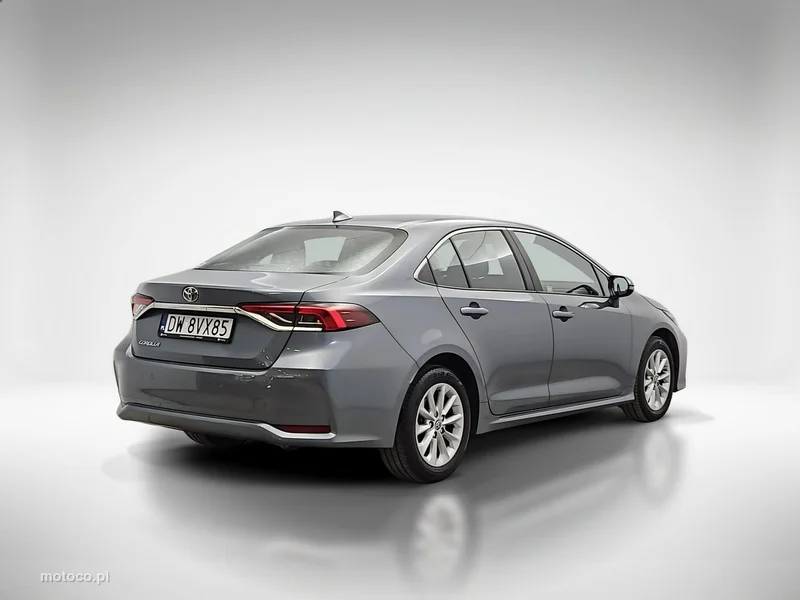 Toyota Corolla E210 5