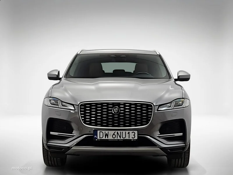 Jaguar F-Pace 8