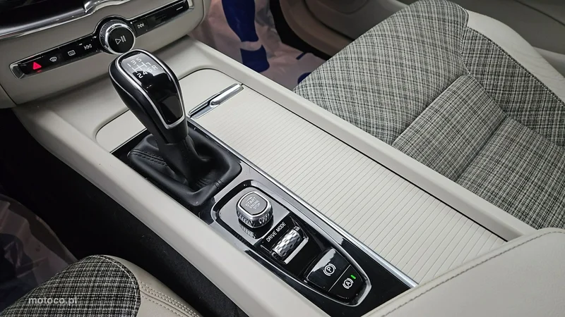 Volvo XC 60 17