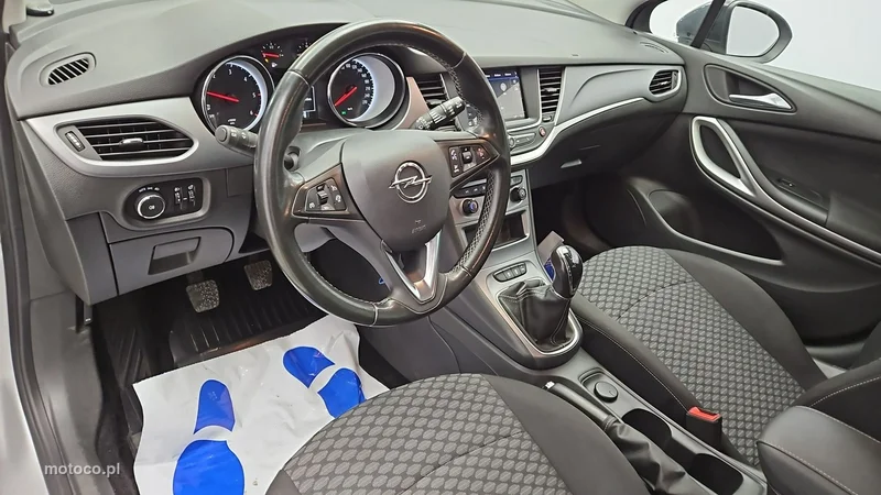 Opel Astra K 9