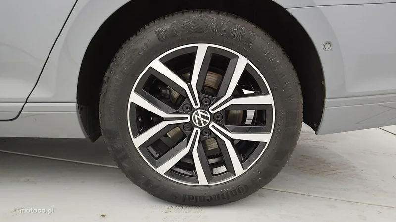 Volkswagen Passat Variant B8 24