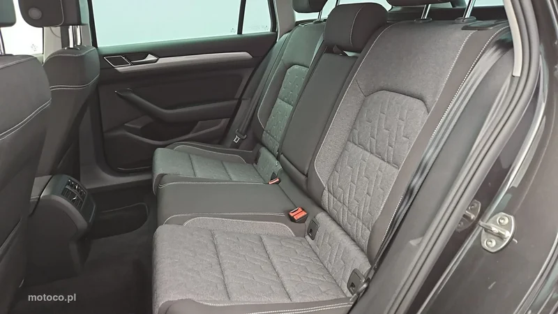 Volkswagen Passat Variant B8 21