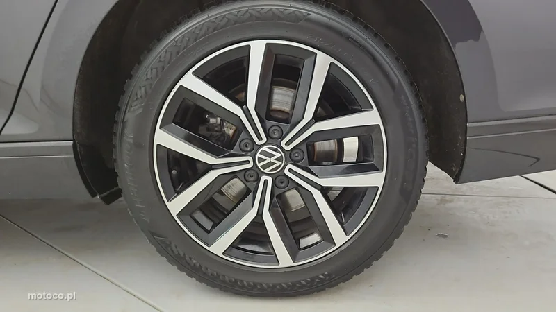 Volkswagen Passat Variant B8 23