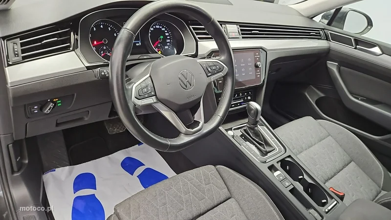 Volkswagen Passat Variant B8 9