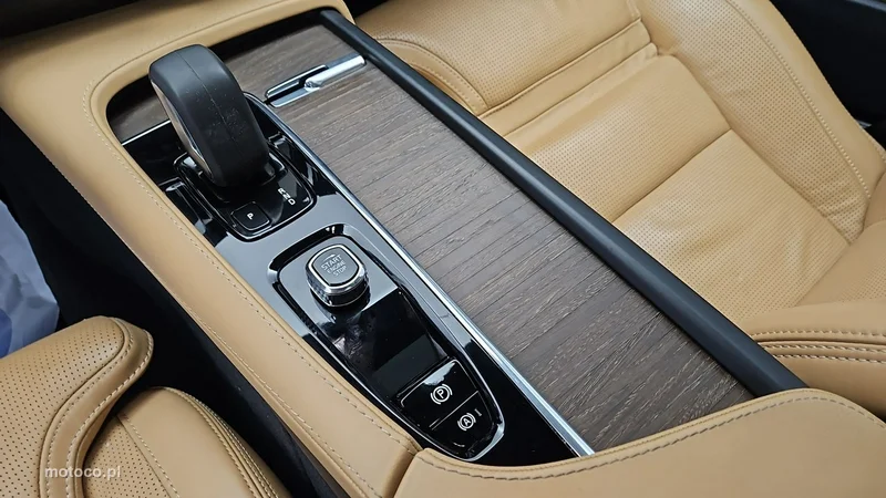 Volvo V90 Cross Country 17