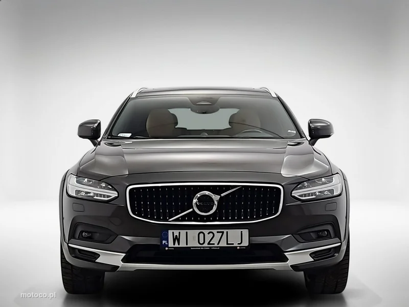 Volvo V90 Cross Country 8