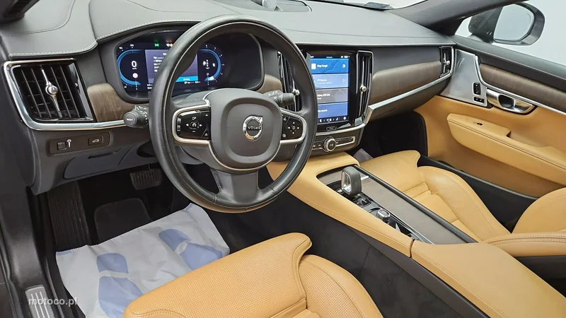 Volvo V90 Cross Country 9