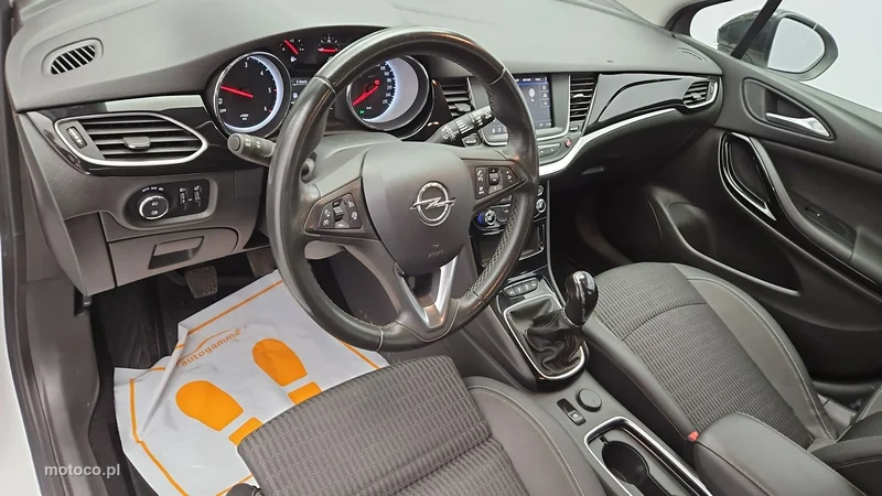 Opel Astra K 9