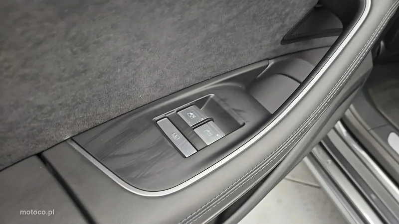 Audi A8 D5 23