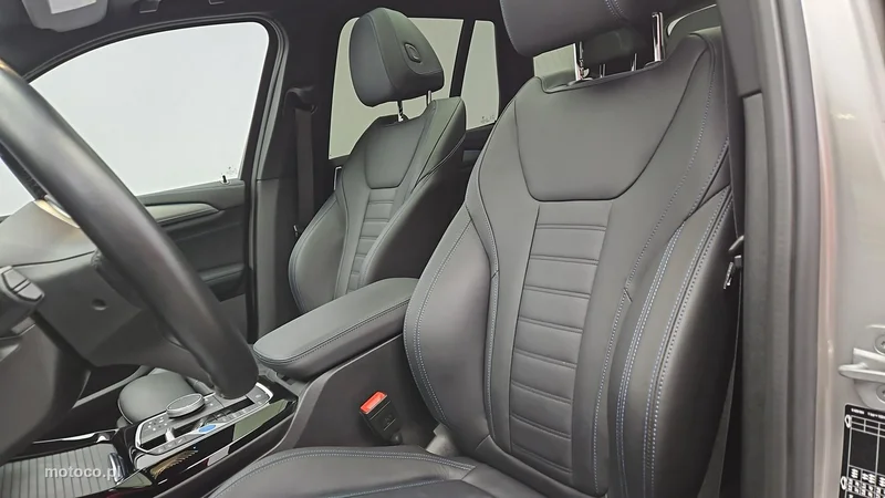 BMW iX3 11