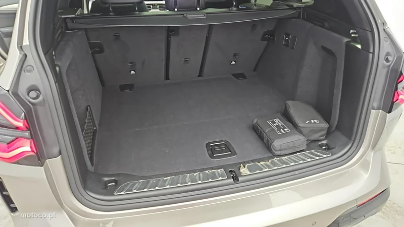 BMW iX3 24