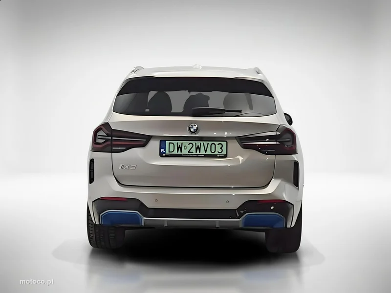 BMW iX3 4