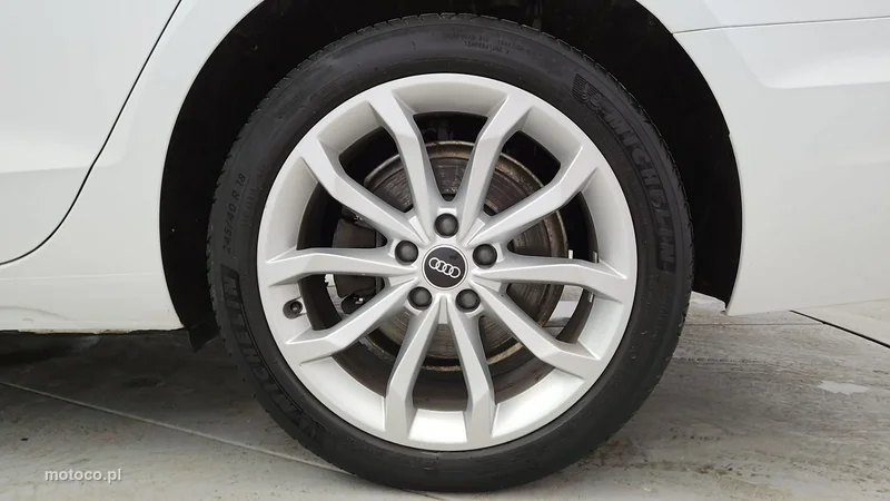 Audi A4 B9 25