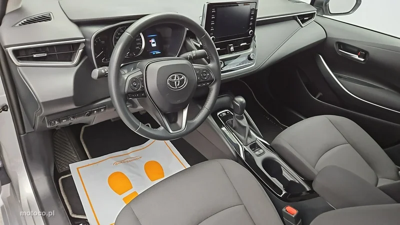Toyota Corolla E210 9