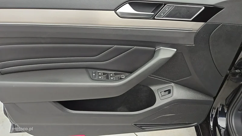 Volkswagen Passat Variant B8 10