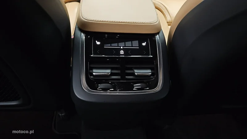 Volvo XC 90 23