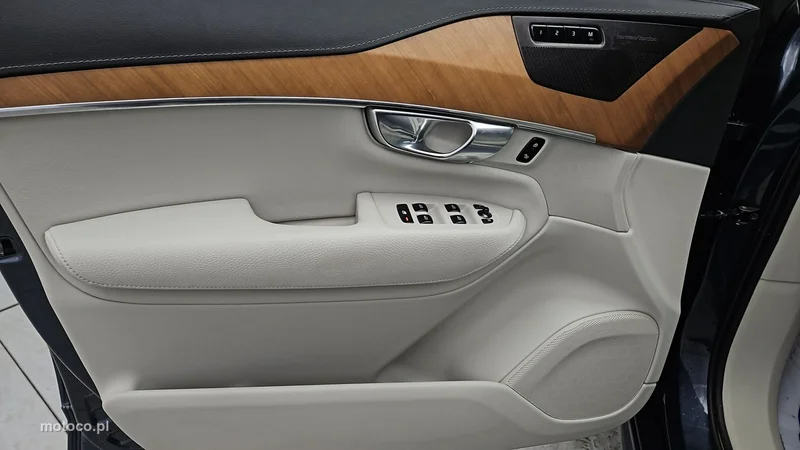 Volvo XC 90 10