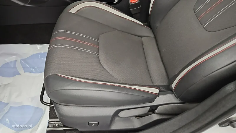 Toyota Corolla E210 12