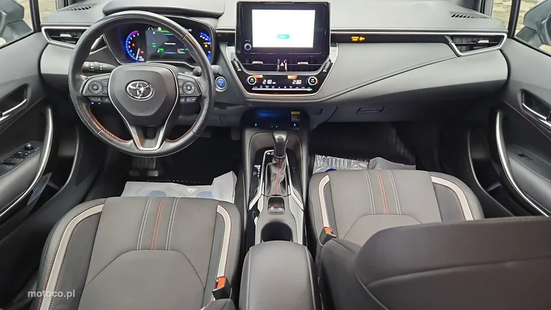 Toyota Corolla E210 13