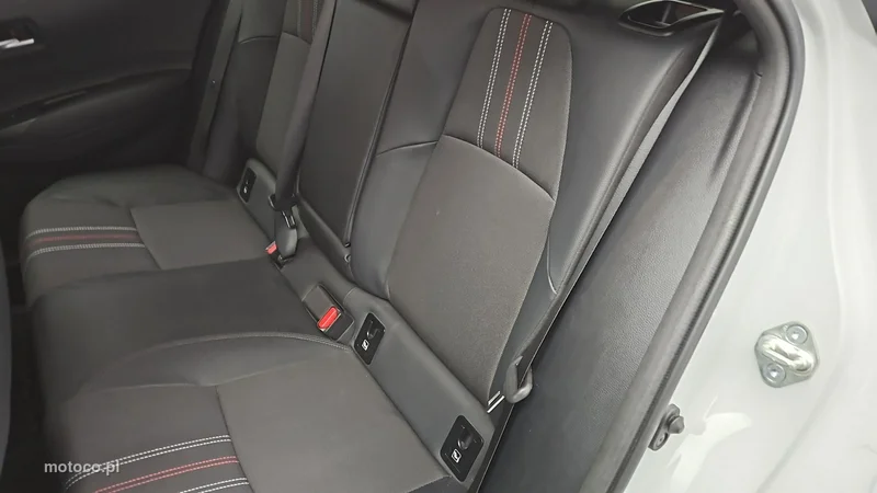 Toyota Corolla E210 22