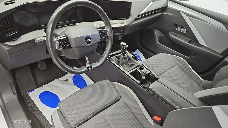 Opel Astra L 9